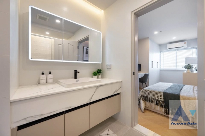 22  2 br Condominium For Sale in Sathorn ,Bangkok BRT Thanon Chan at The Executive Regent AA45474