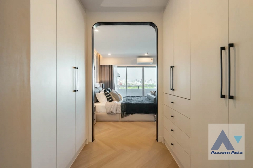 23  2 br Condominium For Sale in Sathorn ,Bangkok BRT Thanon Chan at The Executive Regent AA45474