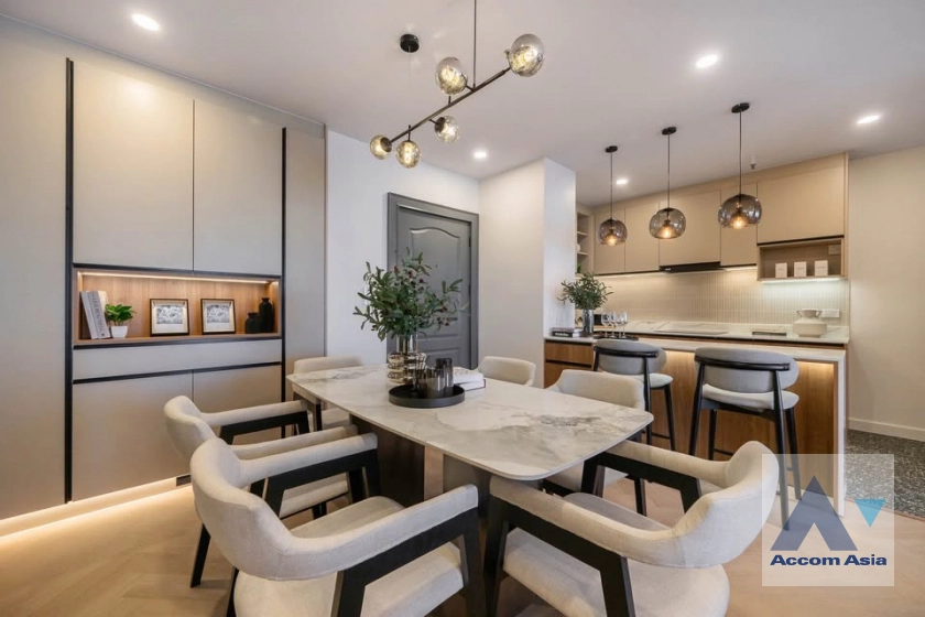 13  2 br Condominium For Sale in Sathorn ,Bangkok BRT Thanon Chan at The Executive Regent AA45474