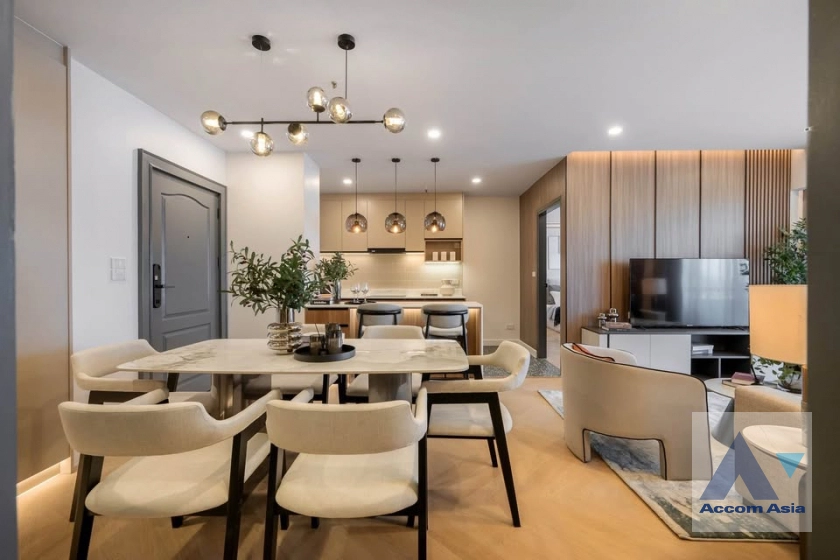 14  2 br Condominium For Sale in Sathorn ,Bangkok BRT Thanon Chan at The Executive Regent AA45474