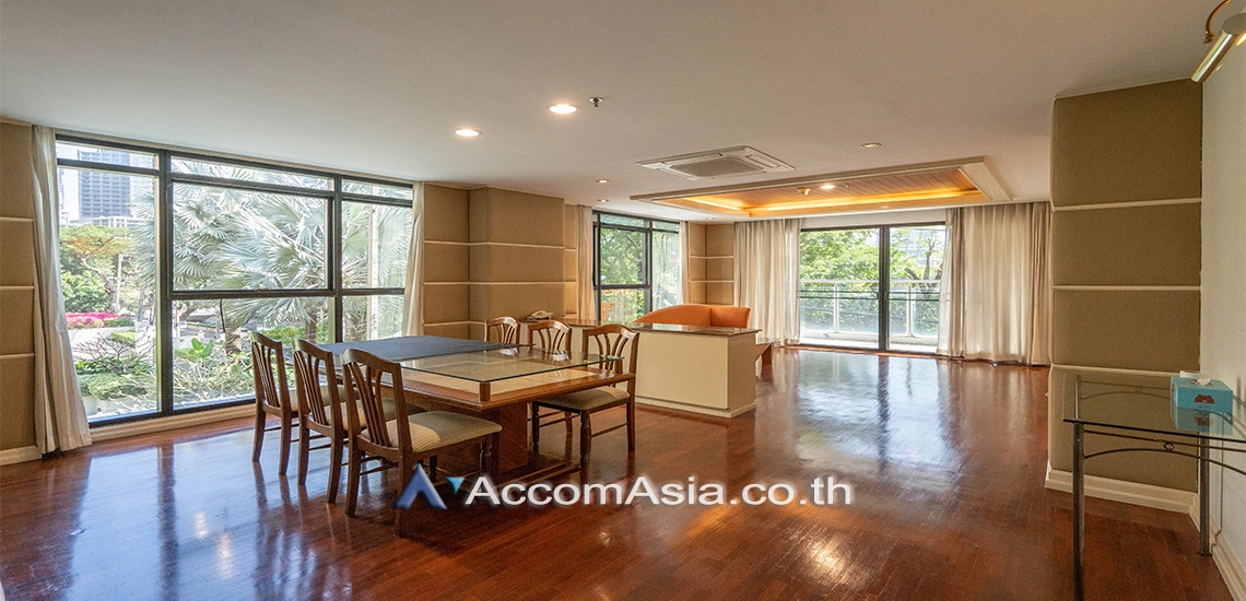 unit 2 Bedrooms  Condominium For Rent in Ploenchit, Bangkok  near BTS Chitlom (25999)
