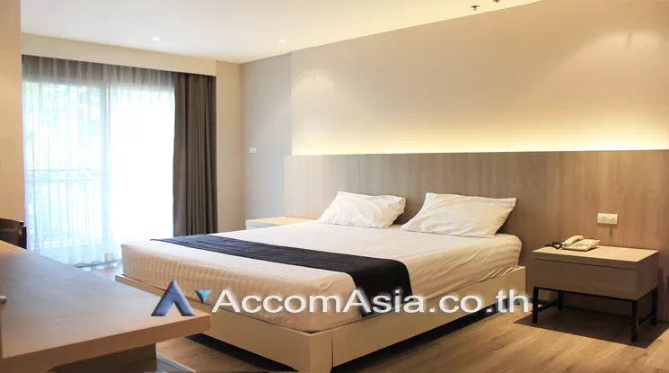  3 Bedrooms  Apartment For Rent in Sukhumvit, Bangkok  near BTS Phrom Phong (26002)