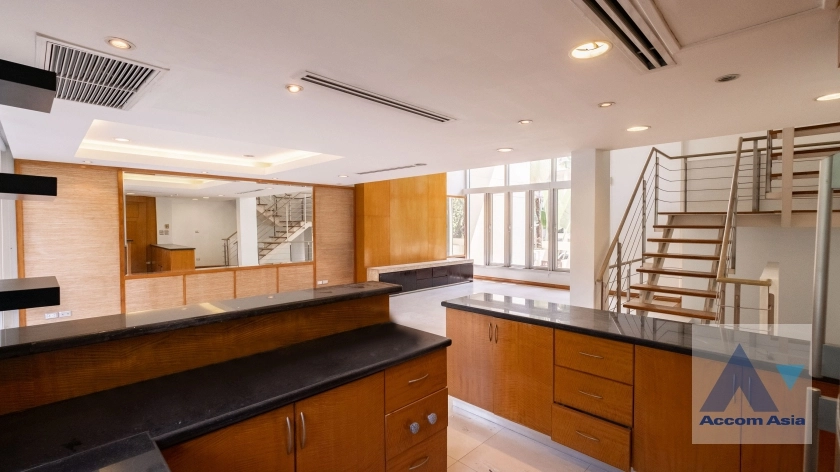 5  3 br Townhouse for rent and sale in Sathorn ,Bangkok BTS Chong Nonsi - MRT Khlong Toei at The Loft 11004503