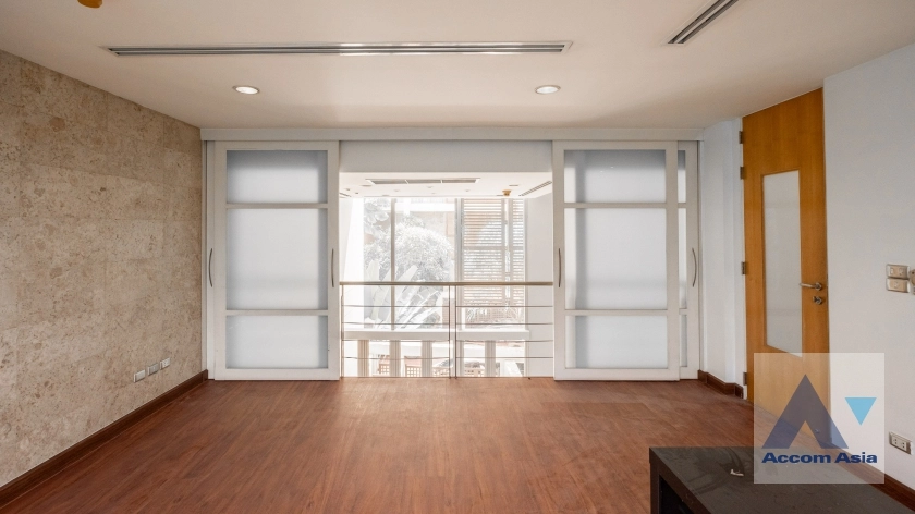 9  3 br Townhouse for rent and sale in Sathorn ,Bangkok BTS Chong Nonsi - MRT Khlong Toei at The Loft 11004503