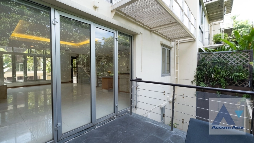 7  3 br Townhouse for rent and sale in Sathorn ,Bangkok BTS Chong Nonsi - MRT Khlong Toei at The Loft 11004503