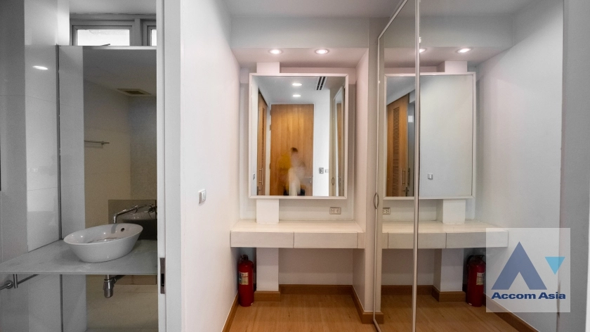 14  3 br Townhouse for rent and sale in Sathorn ,Bangkok BTS Chong Nonsi - MRT Khlong Toei at The Loft 11004503