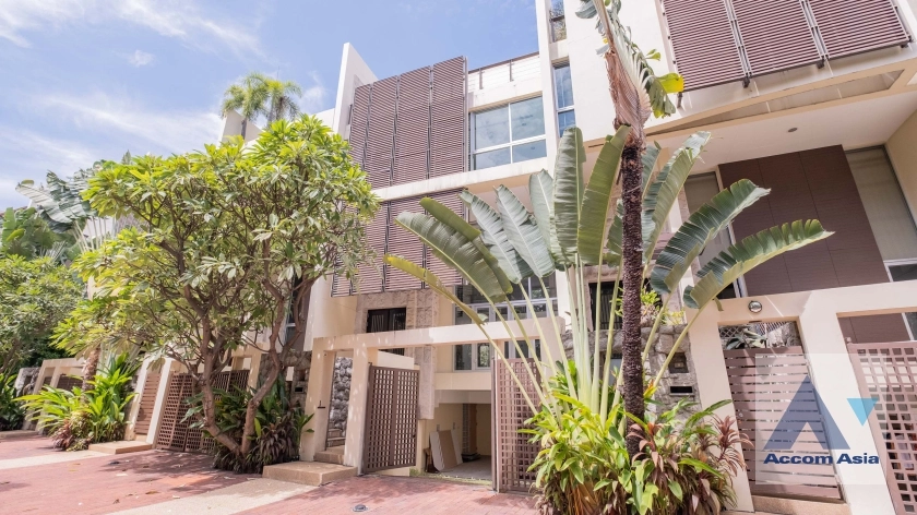 27  3 br Townhouse for rent and sale in Sathorn ,Bangkok BTS Chong Nonsi - MRT Khlong Toei at The Loft 11004503