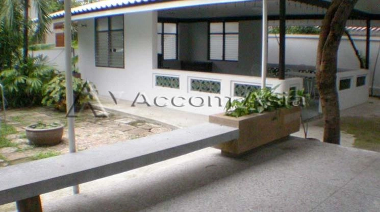 4  5 br House for rent and sale in Sukhumvit ,Bangkok BTS Thong Lo 106193