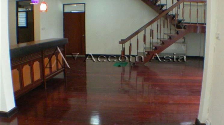 5  5 br House for rent and sale in Sukhumvit ,Bangkok BTS Thong Lo 106193