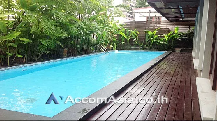 Private Swimming Pool |  4 Bedrooms  House For Rent in Sukhumvit, Bangkok  near BTS Ekkamai (96338)
