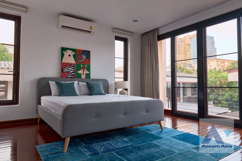 18  4 br House for rent and sale in Sukhumvit ,Bangkok BTS Ekkamai 96338