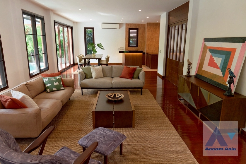  1  4 br House for rent and sale in Sukhumvit ,Bangkok BTS Ekkamai 96338