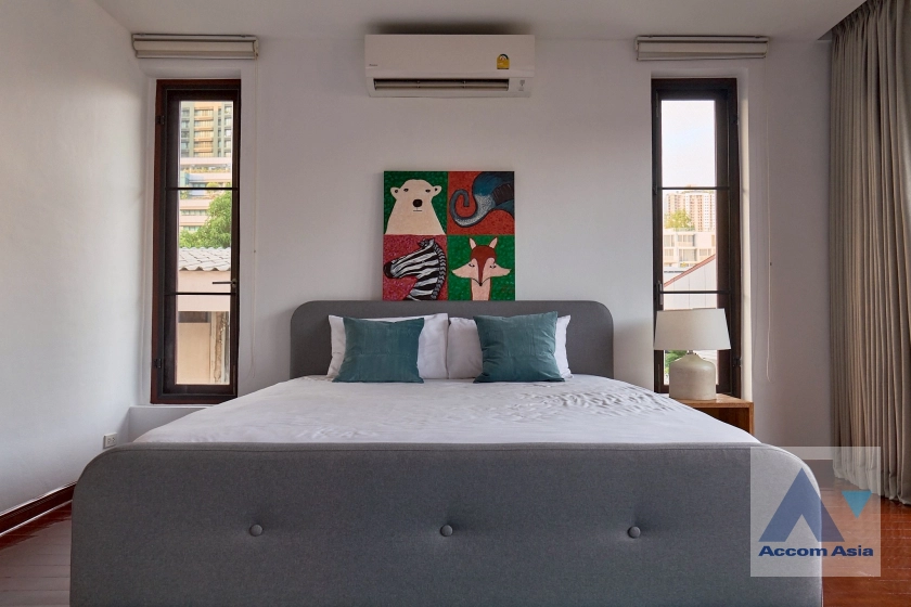 19  4 br House for rent and sale in Sukhumvit ,Bangkok BTS Ekkamai 96338