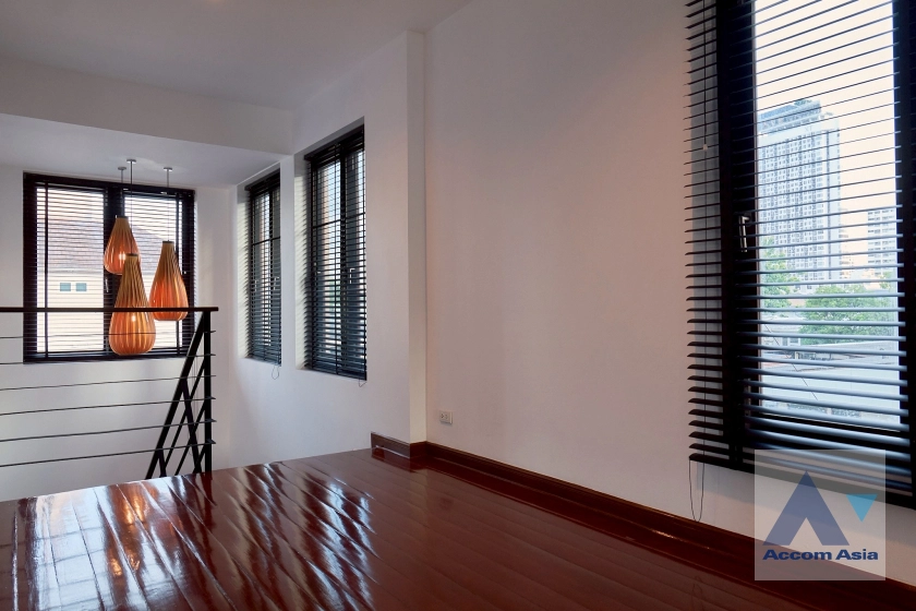 16  4 br House for rent and sale in Sukhumvit ,Bangkok BTS Ekkamai 96338