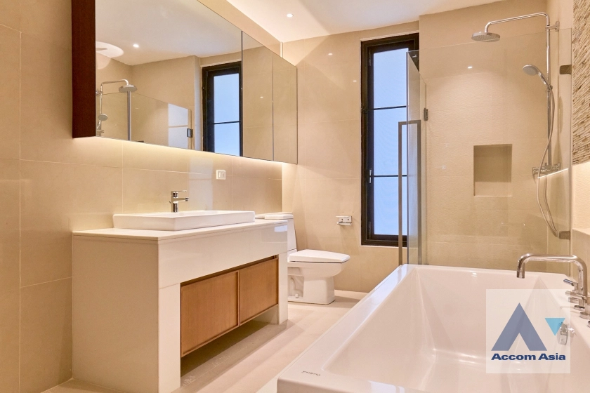 27  4 br House for rent and sale in Sukhumvit ,Bangkok BTS Ekkamai 96338