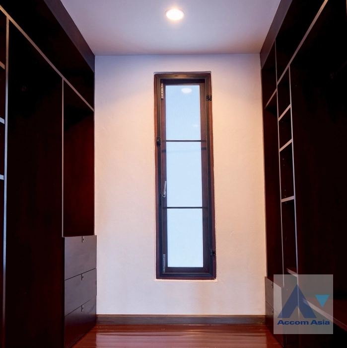 17  4 br House for rent and sale in Sukhumvit ,Bangkok BTS Ekkamai 96338