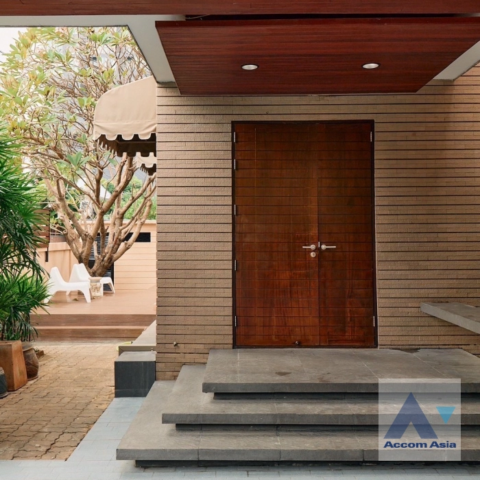 34  4 br House for rent and sale in Sukhumvit ,Bangkok BTS Ekkamai 96338