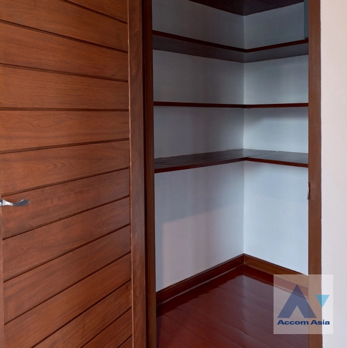 31  4 br House for rent and sale in Sukhumvit ,Bangkok BTS Ekkamai 96338