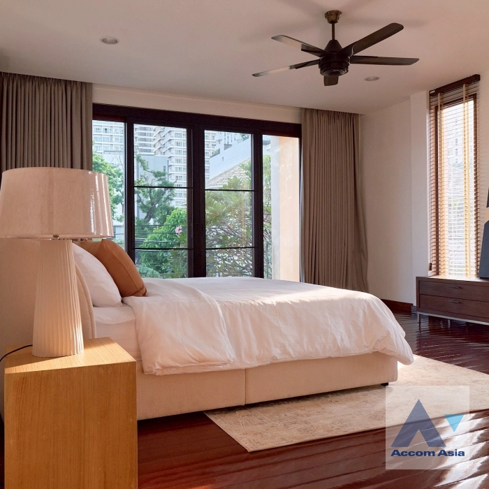 24  4 br House for rent and sale in Sukhumvit ,Bangkok BTS Ekkamai 96338