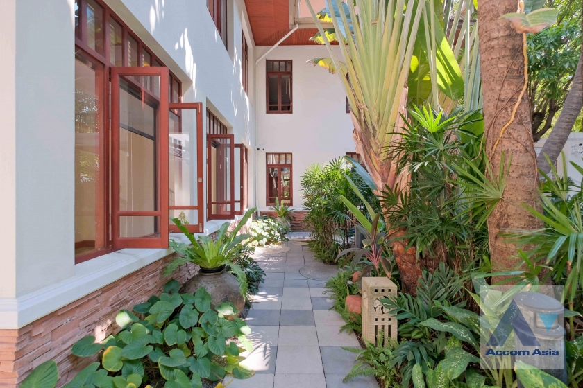 7  4 br House for rent and sale in Sukhumvit ,Bangkok BTS Ekkamai 66358