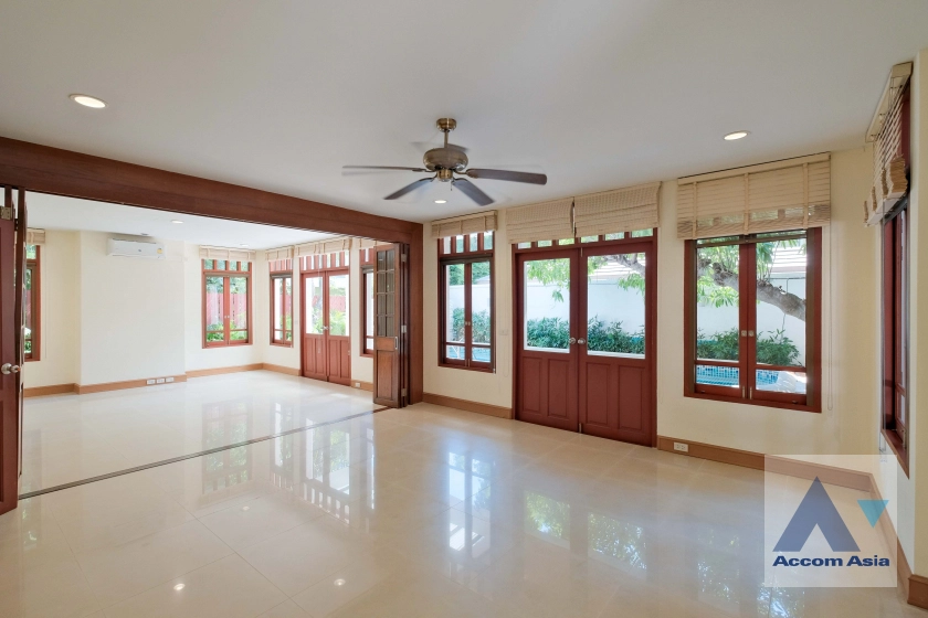 10  4 br House for rent and sale in Sukhumvit ,Bangkok BTS Ekkamai 66358