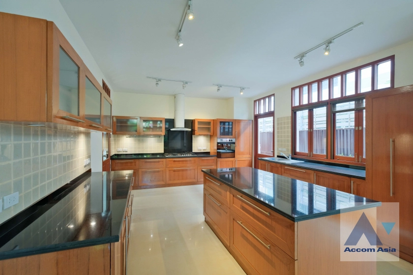 12  4 br House for rent and sale in Sukhumvit ,Bangkok BTS Ekkamai 66358