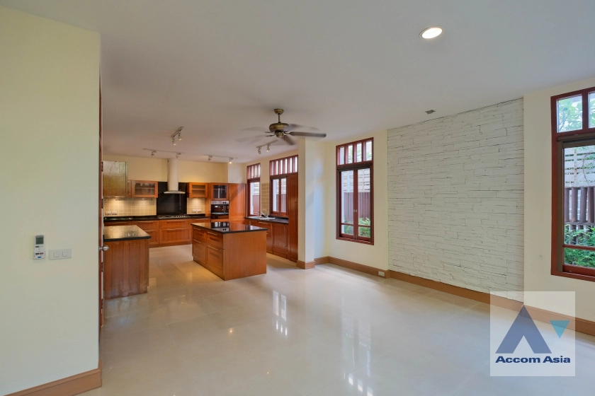11  4 br House for rent and sale in Sukhumvit ,Bangkok BTS Ekkamai 66358