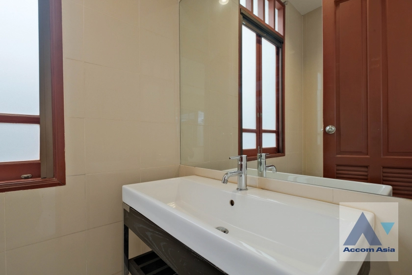 13  4 br House for rent and sale in Sukhumvit ,Bangkok BTS Ekkamai 66358