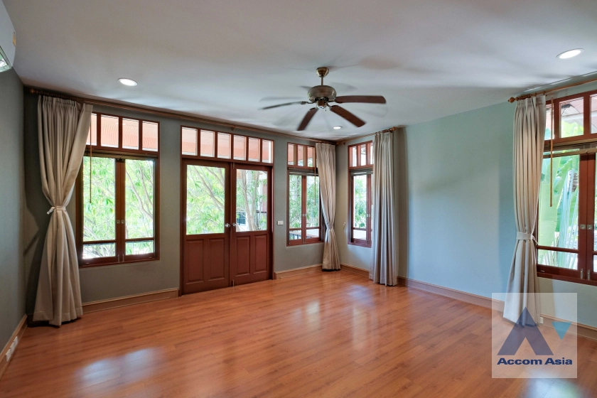 16  4 br House for rent and sale in Sukhumvit ,Bangkok BTS Ekkamai 66358