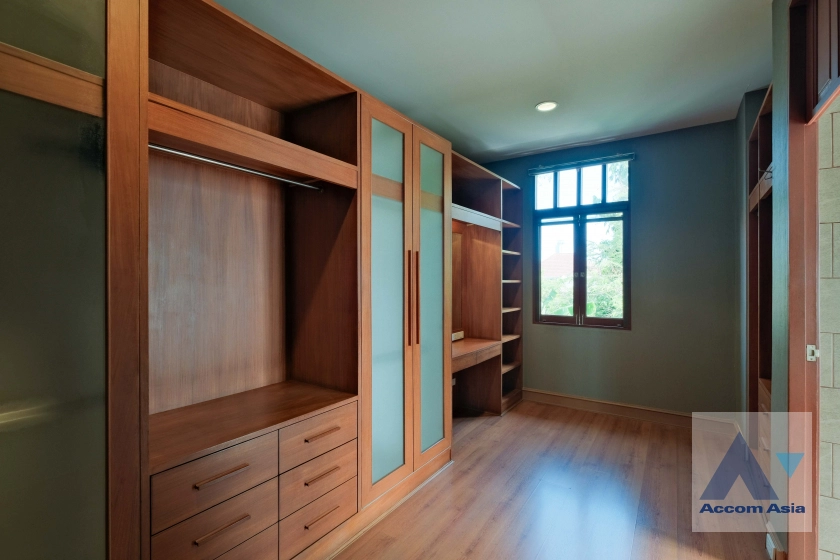 18  4 br House for rent and sale in Sukhumvit ,Bangkok BTS Ekkamai 66358