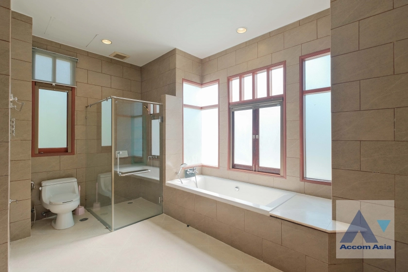 20  4 br House for rent and sale in Sukhumvit ,Bangkok BTS Ekkamai 66358