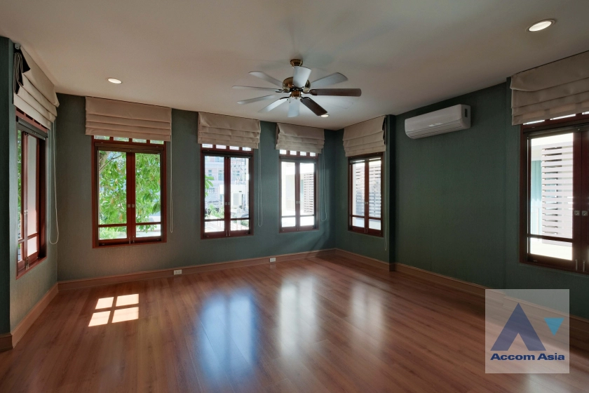 26  4 br House for rent and sale in Sukhumvit ,Bangkok BTS Ekkamai 66358