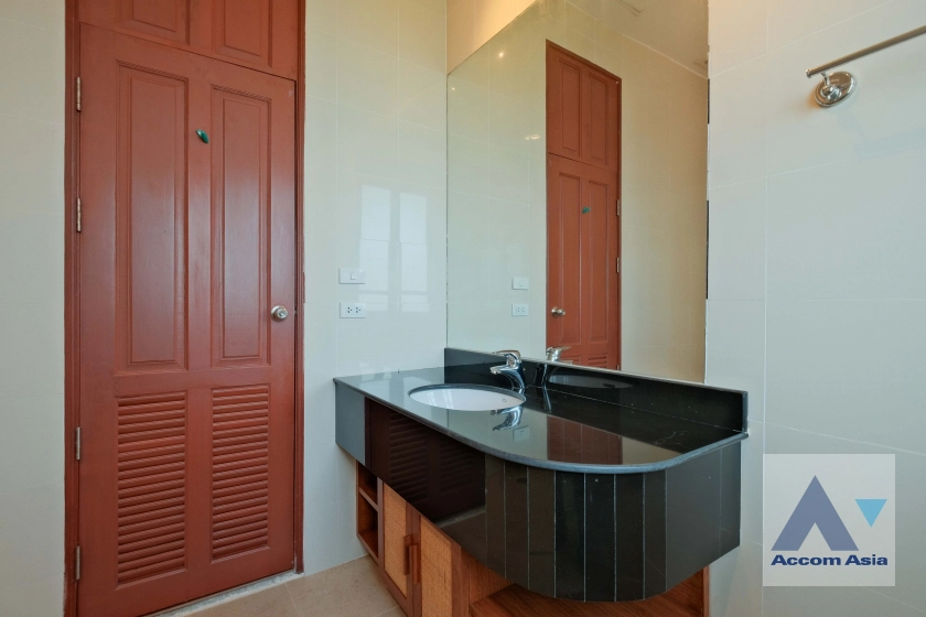 29  4 br House for rent and sale in Sukhumvit ,Bangkok BTS Ekkamai 66358