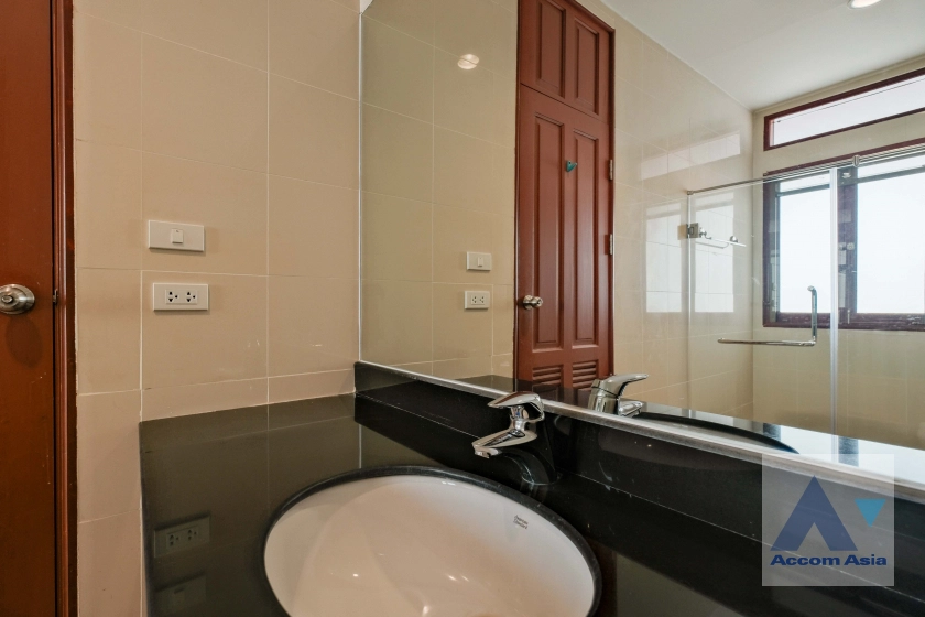 33  4 br House for rent and sale in Sukhumvit ,Bangkok BTS Ekkamai 66358