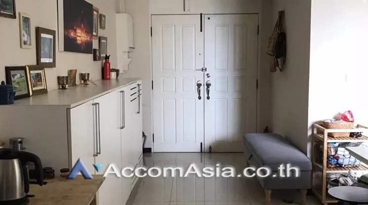  2 Bedrooms  Condominium For Sale in Sukhumvit, Bangkok  near BTS Ekkamai (26379)
