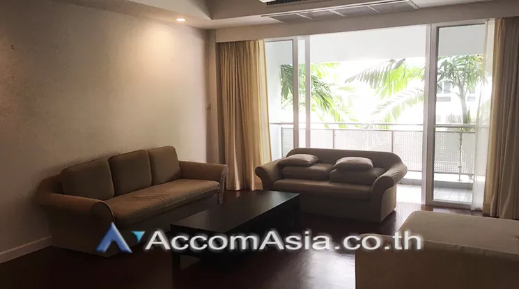  2 Bedrooms  Apartment For Rent in Sathorn, Bangkok  near BTS Chong Nonsi (1000203)