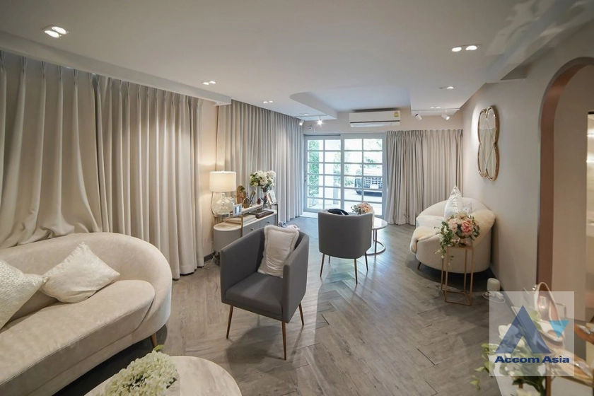 unitHome Office, Private Swimming Pool, Pet friendly |  3 Bedrooms  House For Rent in Sukhumvit, Bangkok  near BTS Asok - MRT Sukhumvit (6000601)