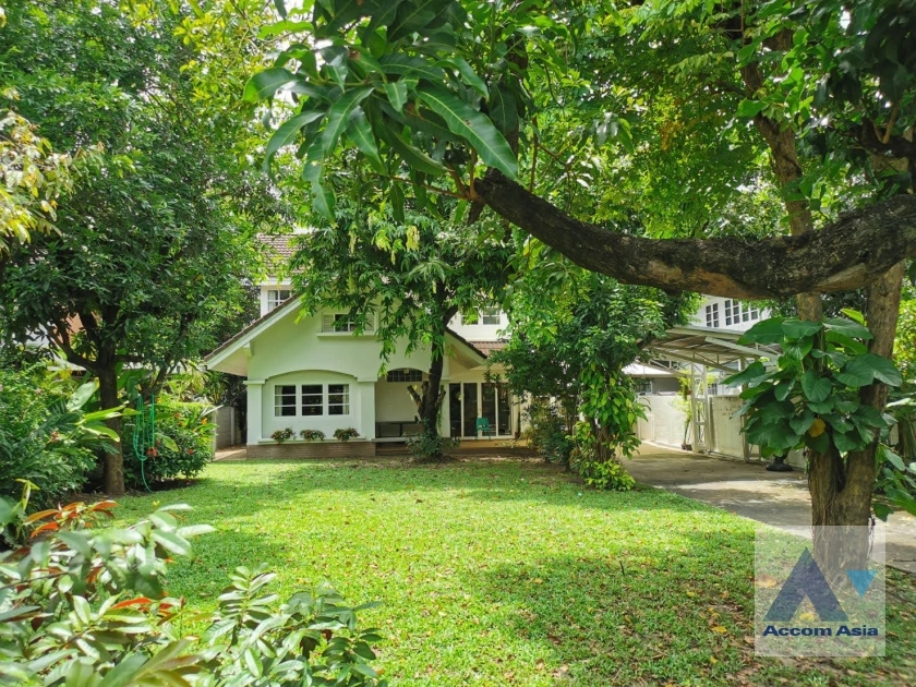 unitPet friendly |  3 Bedrooms  House For Rent & Sale in Sukhumvit, Bangkok  near BTS Asok - MRT Sukhumvit (9012201)