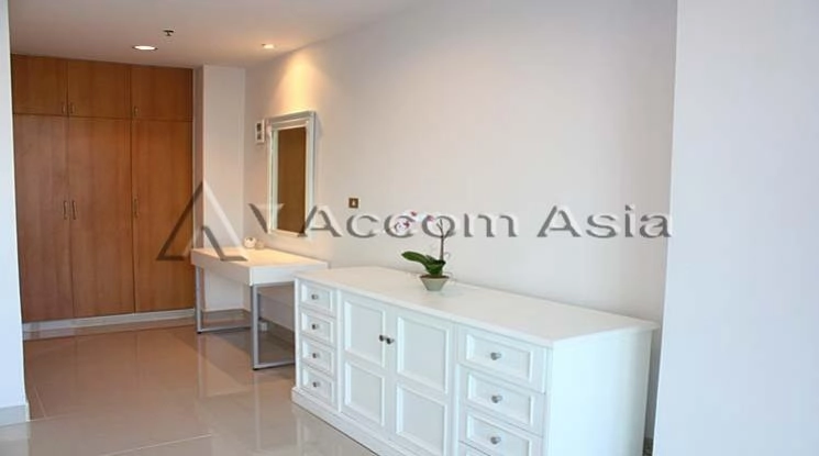 6  1 br Condominium for rent and sale in Ploenchit ,Bangkok BTS Ratchadamri at The Royal Place 1 26450