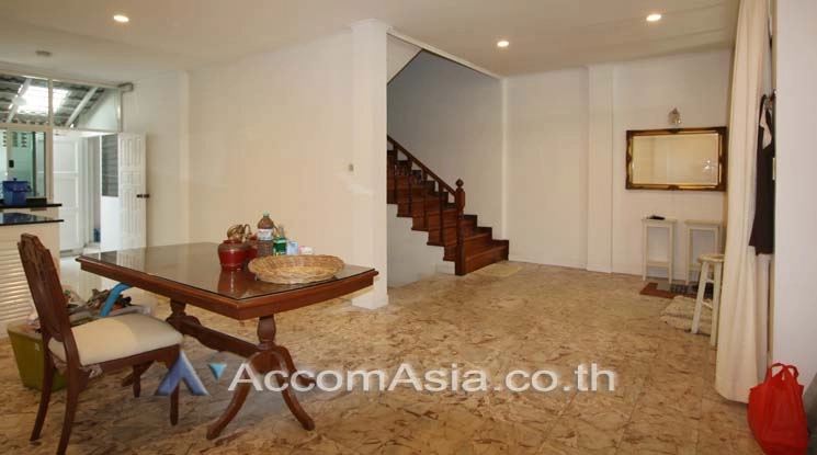  1  3 br Townhouse For Rent in Sathorn ,Bangkok  116488