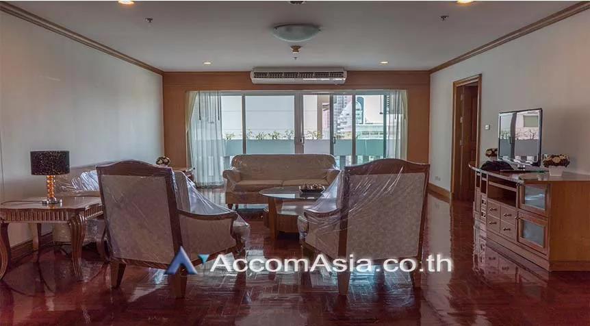 unit 4 Bedrooms  Apartment For Rent in Sukhumvit, Bangkok  near BTS Asok - MRT Sukhumvit (1004901)