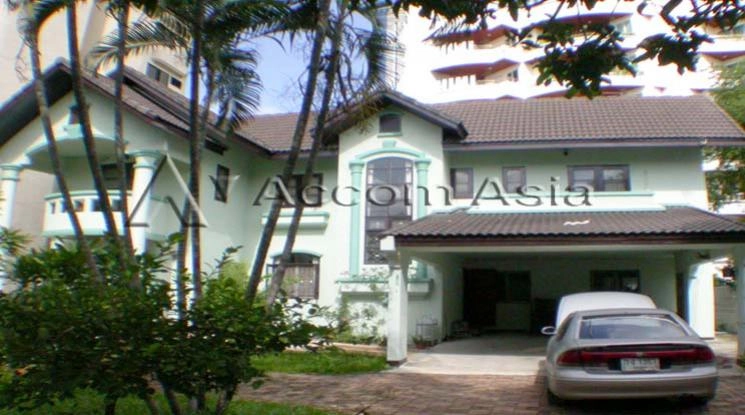  2  4 br House for rent and sale in Sukhumvit ,Bangkok BTS Ekkamai 96566