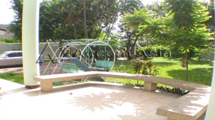 unitHome Office |  4 Bedrooms  House For Rent & Sale in Sukhumvit, Bangkok  near BTS Ekkamai (96566)