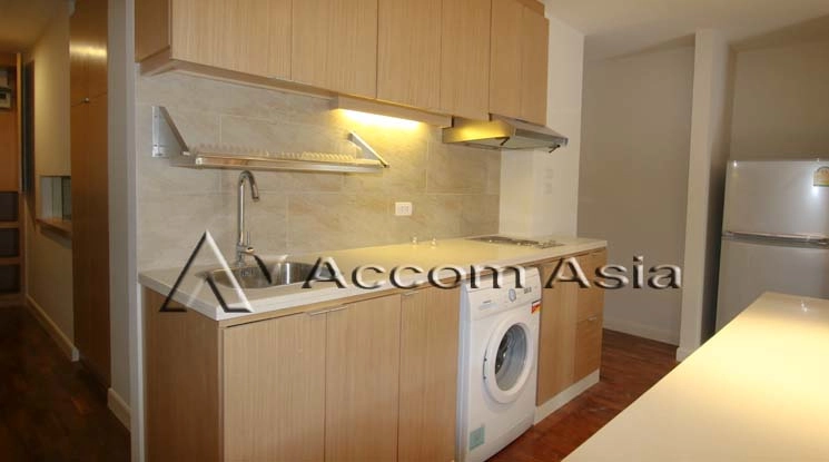 unit 1 Bedroom  Condominium For Rent in Sathorn, Bangkok  near BTS Chong Nonsi - BRT Sathorn (26797)