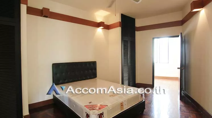6  4 br Apartment For Rent in Ploenchit ,Bangkok BTS Ploenchit at Set among tropical atmosphere 1005204