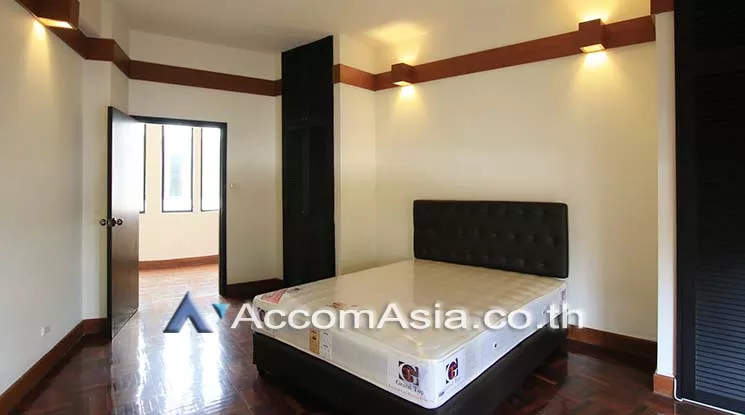 9  4 br Apartment For Rent in Ploenchit ,Bangkok BTS Ploenchit at Set among tropical atmosphere 1005204