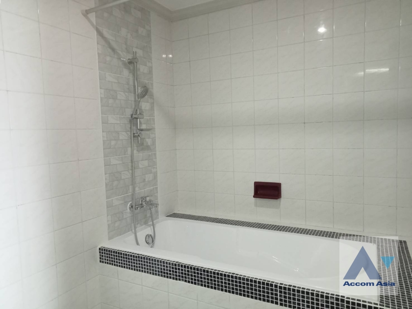 7  2 br Apartment For Rent in Sukhumvit ,Bangkok BTS Ekkamai at Panoramic view on balcony 16910