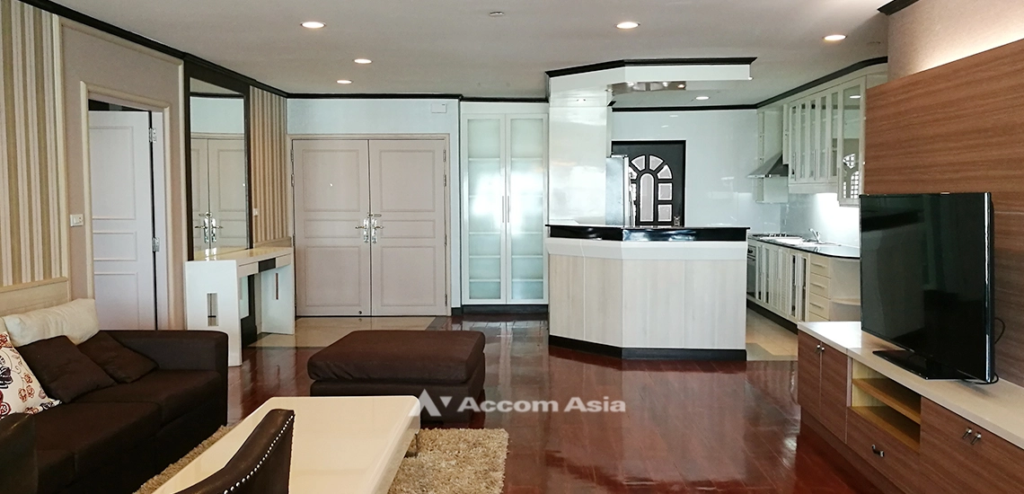 unit 3 Bedrooms  Condominium For Rent in Sathorn, Bangkok  near BTS Sala Daeng - MRT Lumphini (26956)