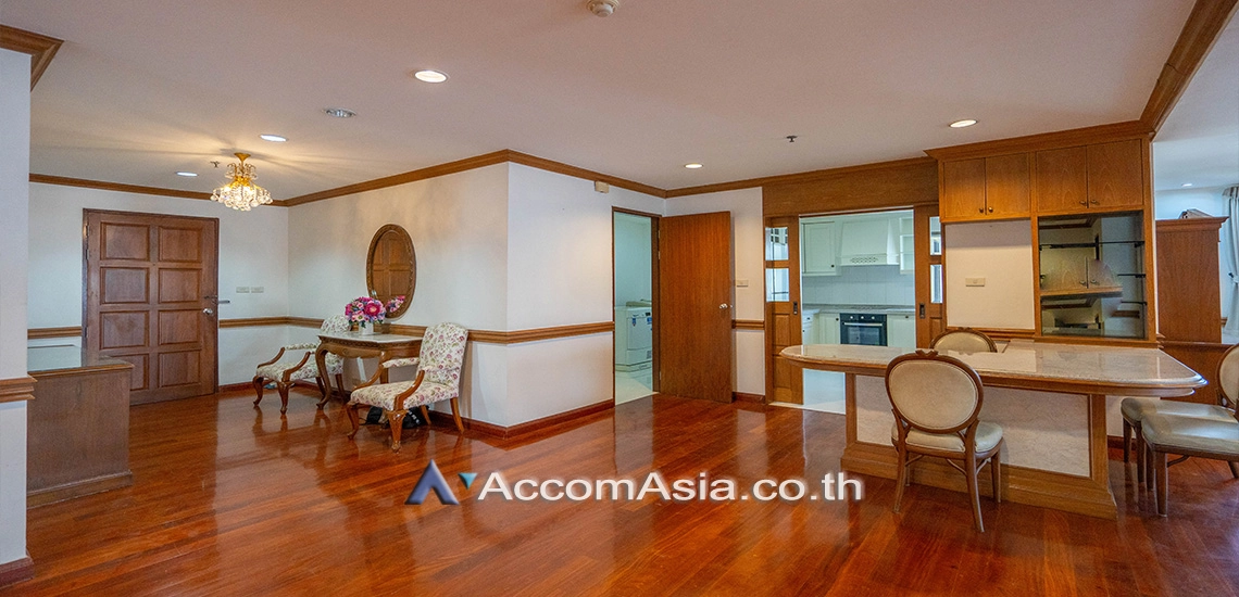unit 3 Bedrooms  Condominium For Rent in Sukhumvit, Bangkok  near BTS Phrom Phong (26977)