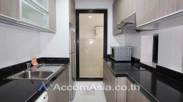 unit 1 Bedroom  Condominium For Rent in Sathorn, Bangkok  near BTS Chong Nonsi - MRT Lumphini (26978)